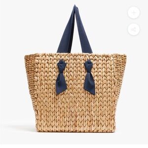 Pamela Munson Isla Bahia Navy